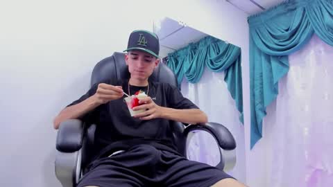 Ethan online show from December 12, 9:04 pm