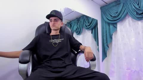 Ethan online show from December 19, 10:00 pm