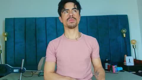 ethan  online show from March 29, 3:39 am