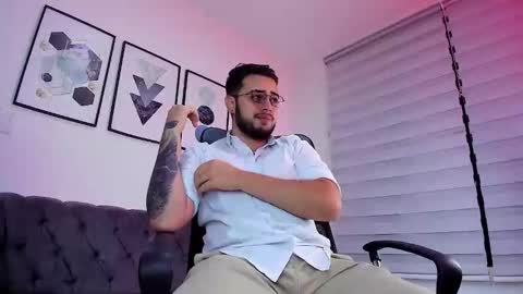 Snapshot of ethan_greacee chatting on February 19, 12:01 pm ethan_greacee online show from February 19, 12:01 pm