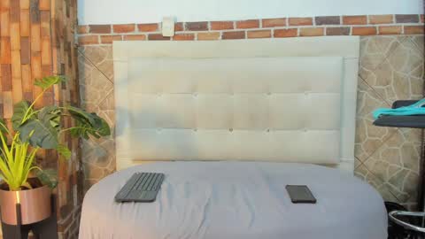 Snapshot of ethan_helmut chatting on December 18, 2:32 am ethan helmut online show from December 18, 2:32 am