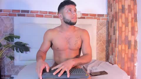 Snapshot of ethan_helmut chatting on January 11, 2:36 pm ethan helmut online show from January 11, 2:36 pm