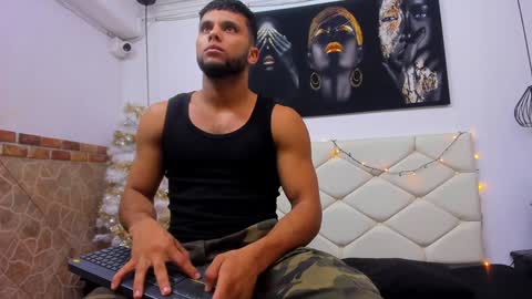 Snapshot of ethan_helmut chatting on January 13, 11:08 am ethan helmut online show from January 13, 11:08 am