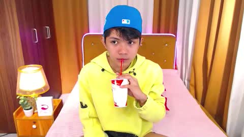 ethan_lauren online show from April 15, 7:58 pm