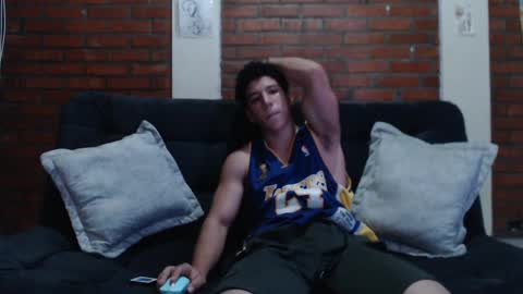 Snapshot of ethan_noir chatting on December 6, 2:57 am Ethan Noir online show from December 6, 2:57 am