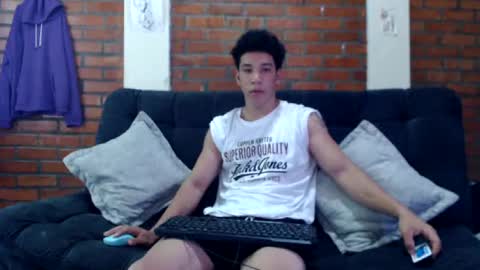 Snapshot of ethan_noir chatting on December 9, 9:05 pm Ethan Noir online show from December 9, 9:05 pm