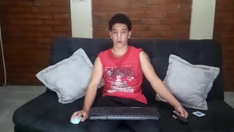 Snapshot of ethan_noir chatting on December 22, 3:22 am Ethan Noir online show from December 22, 3:22 am