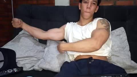 Snapshot of ethan_noir chatting on December 27, 7:29 am Ethan Noir online show from December 27, 7:29 am