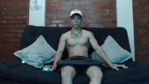 Snapshot of ethan_noir chatting on January 21, 1:18 am Ethan Noir online show from January 21, 1:18 am