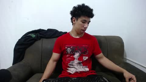 Snapshot of ethan_noir chatting on February 9, 8:56 pm Ethan Noir online show from February 9, 8:56 pm