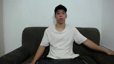 Snapshot of ethan_noir chatting on February 12, 6:19 pm Ethan Noir online show from February 12, 6:19 pm