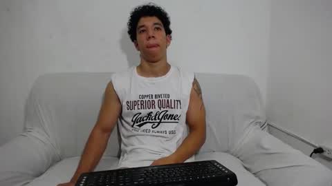 Snapshot of ethan_noir chatting on February 16, 8:44 pm Ethan Noir online show from February 16, 8:44 pm