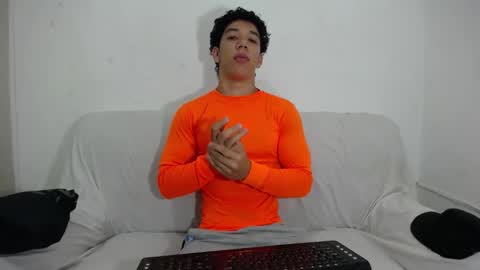 Snapshot of ethan_noir chatting on February 19, 3:38 pm Ethan Noir online show from February 19, 3:38 pm