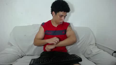 Snapshot of ethan_noir chatting on February 20, 8:14 pm Ethan Noir online show from February 20, 8:14 pm