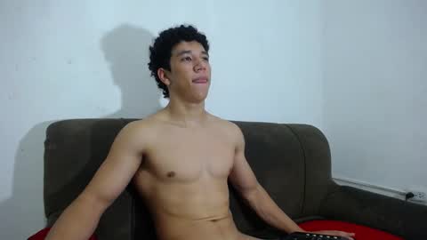 Snapshot of ethan_noir chatting on February 24, 11:52 pm Ethan Noir online show from February 24, 11:52 pm