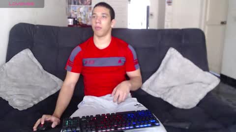 Snapshot of ethan_noir chatting on November 6, 2:29 pm Ethan Noir online show from November 6, 2:29 pm