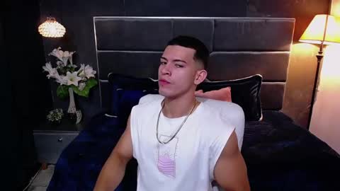 Snapshot of ethan_rodgers chatting on October 18, 7:47 pm ETHAN RODGERS online show from October 18, 7:47 pm