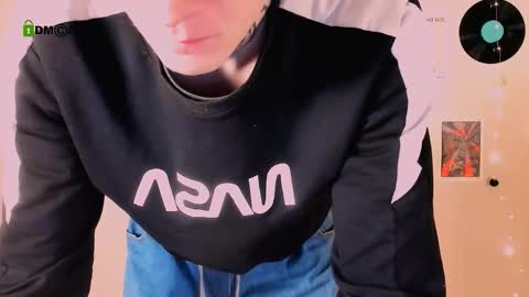 Snapshot of ethan_shade chatting on December 20, 7:43 pm ethan_shade online show from December 20, 7:43 pm