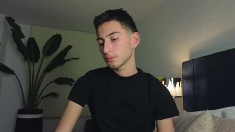 Snapshot of ethan_skiny_ chatting on February 18, 4:04 am Joan online show from February 18, 4:04 am