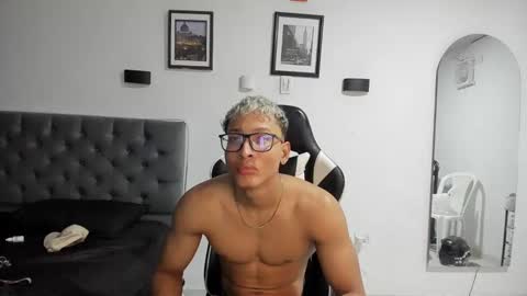 ethan_smitth1 online show from February 1, 9:08 pm