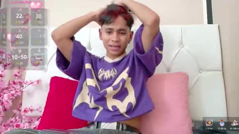 Snapshot of ethan_westt chatting on October 29, 8:21 pm Ethan online show from October 29, 8:21 pm