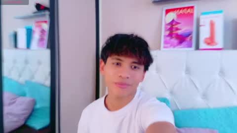 Snapshot of ethan_westt chatting on June 1, 8:43 pm Ethan online show from June 1, 8:43 pm