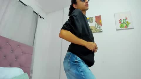 ethanblackwoodd online show from February 18, 7:54 pm