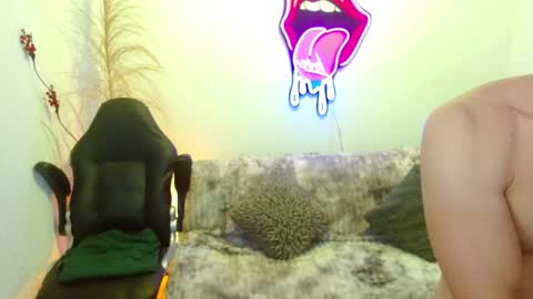 ethanblaze_ online show from November 8, 11:43 am