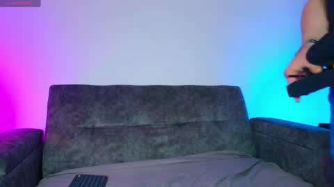 ethanconnor_ online show from April 5, 12:13 pm