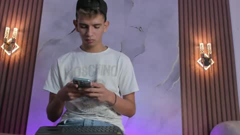 ethanhot_os online show from April 9, 6:24 pm