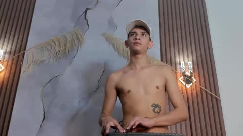 ethanhot_os online show from April 16, 6:41 pm