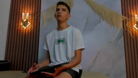 ethanhot_os online show from April 28, 7:08 pm