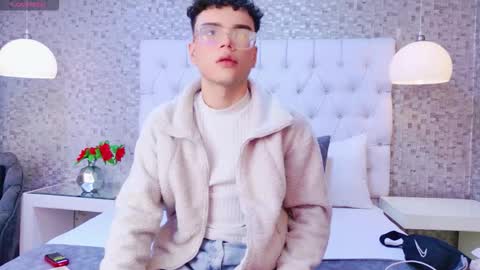 Ethan Leroy online show from October 19, 3:07 am