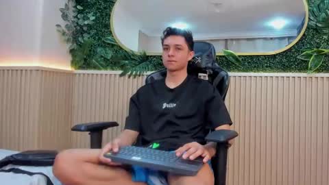 ethanlowell online show from December 23, 4:10 am