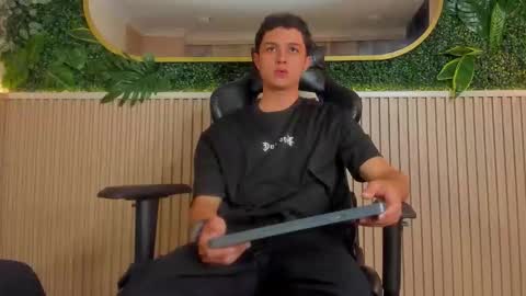 ethanlowell online show from January 18, 2:48 am