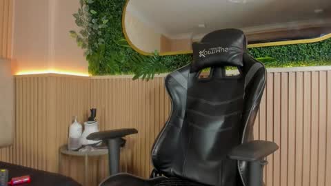 ethanlowell online show from February 5, 5:12 am