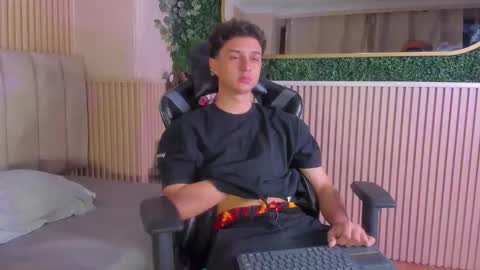 ethanlowell online show from February 18, 3:24 am