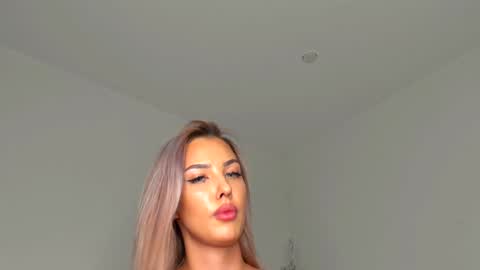 Snapshot of ethel_alen chatting on December 21, 2:26 pm Ethel online show from December 21, 2:26 pm