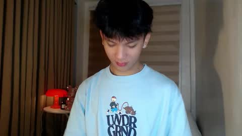 Snapshot of etherealboytoy4hire chatting on February 12, 10:54 am Rey online show from February 12, 10:54 am