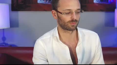 Snapshot of euginehot chatting on December 20, 3:00 pm euginehot online show from December 20, 3:00 pm