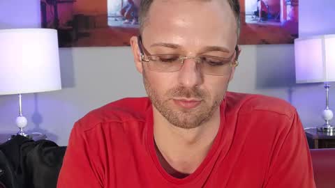 Snapshot of euginehot chatting on December 24, 1:06 pm euginehot online show from December 24, 1:06 pm