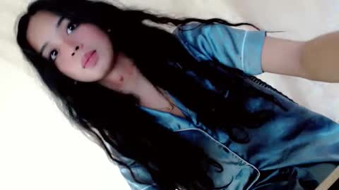 Snapshot of eunah_foxx chatting on November 17, 10:04 pm eunah_foxx online show from November 17, 10:04 pm