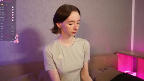 Snapshot of euphoria_girls chatting on February 2, 6:42 pm check about me online show from February 2, 6:42 pm