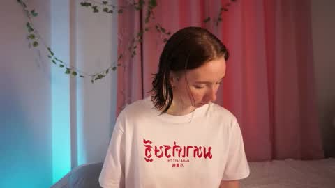 Snapshot of euphoria_girls chatting on September 29, 1:33 am check about me online show from September 29, 1:33 am