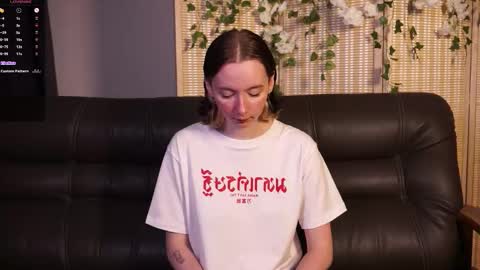 Snapshot of euphoria_girls chatting on October 16, 5:25 pm check about me online show from October 16, 5:25 pm