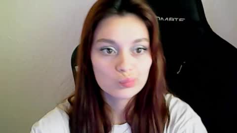Snapshot of eva_avea chatting on February 2, 8:24 am Vanellope online show from February 2, 8:24 am