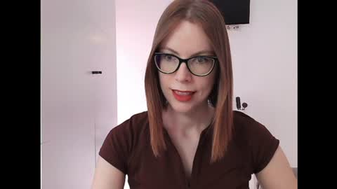 Snapshot of eva_cutesmile chatting on August 3, 6:22 pm Eva online show from August 3, 6:22 pm
