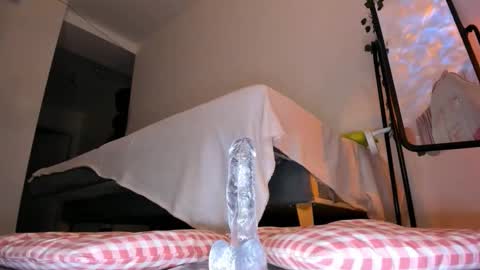 Eva Davis online show from March 6, 2:08 am