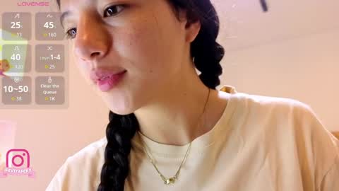 Snapshot of eva_depp_ chatting on May 15, 10:11 am Eva online show from May 15, 10:11 am