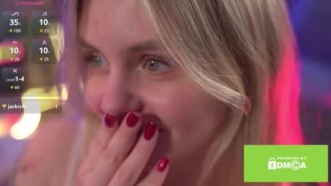 Evienne online show from November 28, 3:58 pm